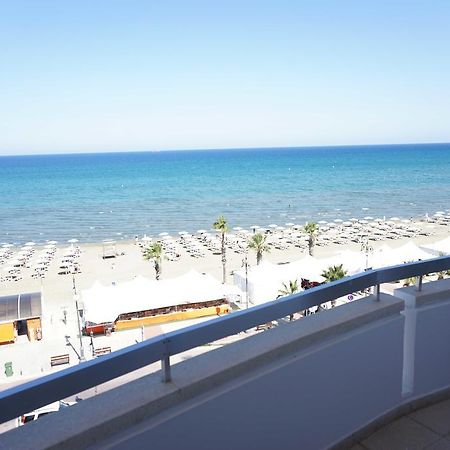 Lazuli Sea View Beachfront Ap 43 Larnaca Exteriér fotografie