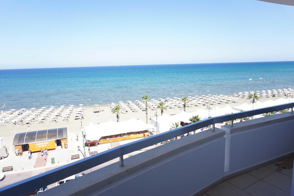 Lazuli Sea View Beachfront Ap 43 Larnaca Exteriér fotografie